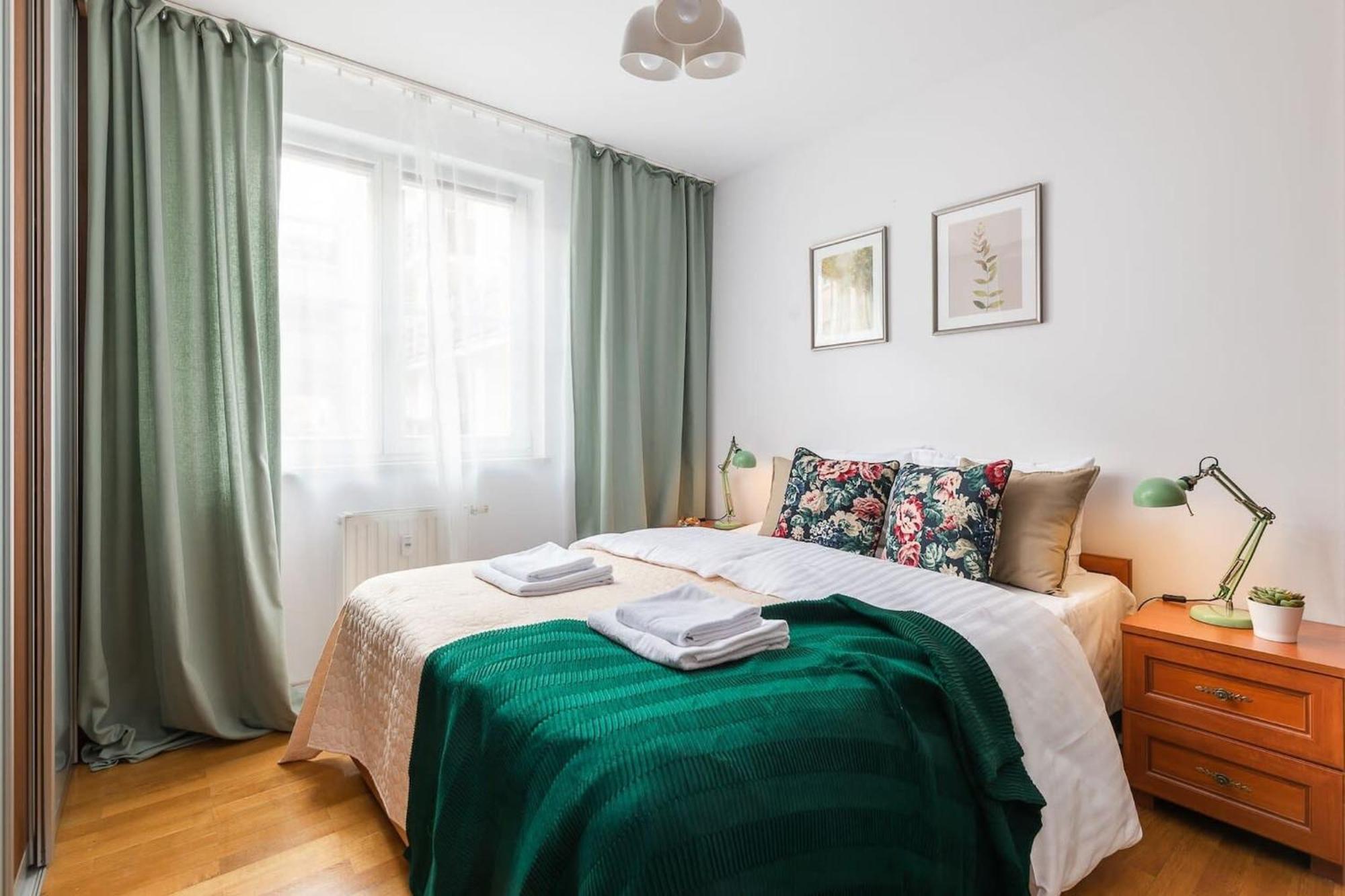 Elektoralna 12A - Colorful Apartment With Balcony By Noclegi Renters Warsaw Ngoại thất bức ảnh